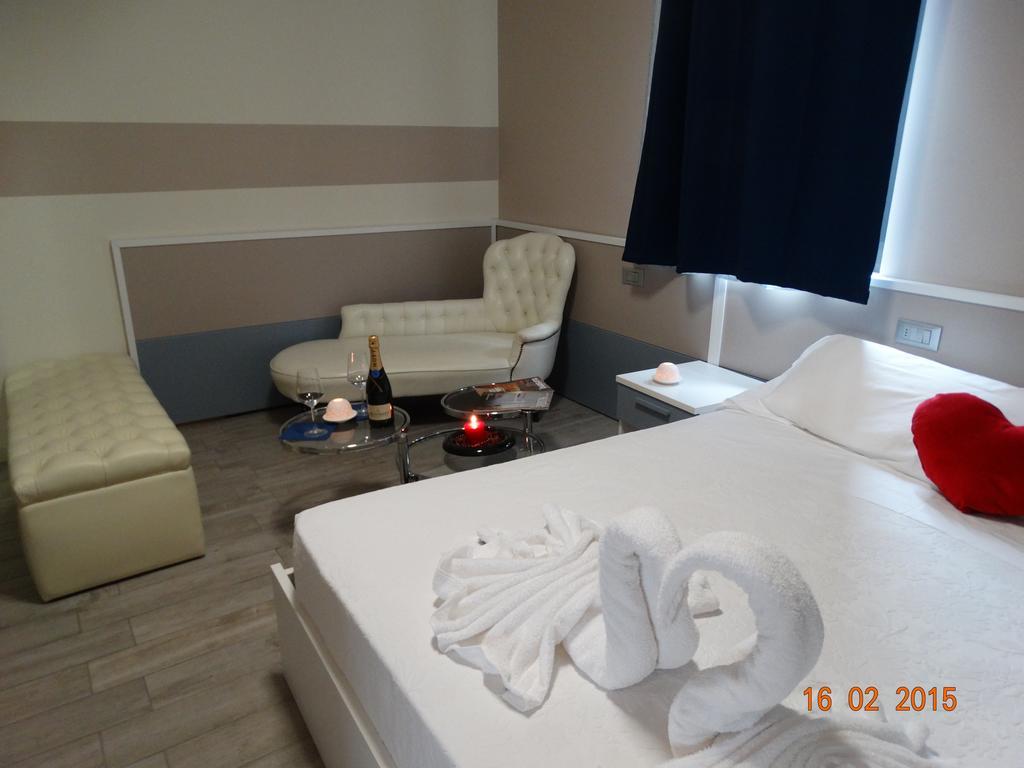 Hotel Moderno غروميلو ديل مونتيه الغرفة الصورة