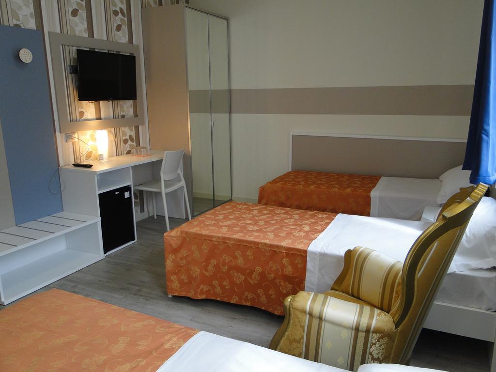 Hotel Moderno غروميلو ديل مونتيه الغرفة الصورة