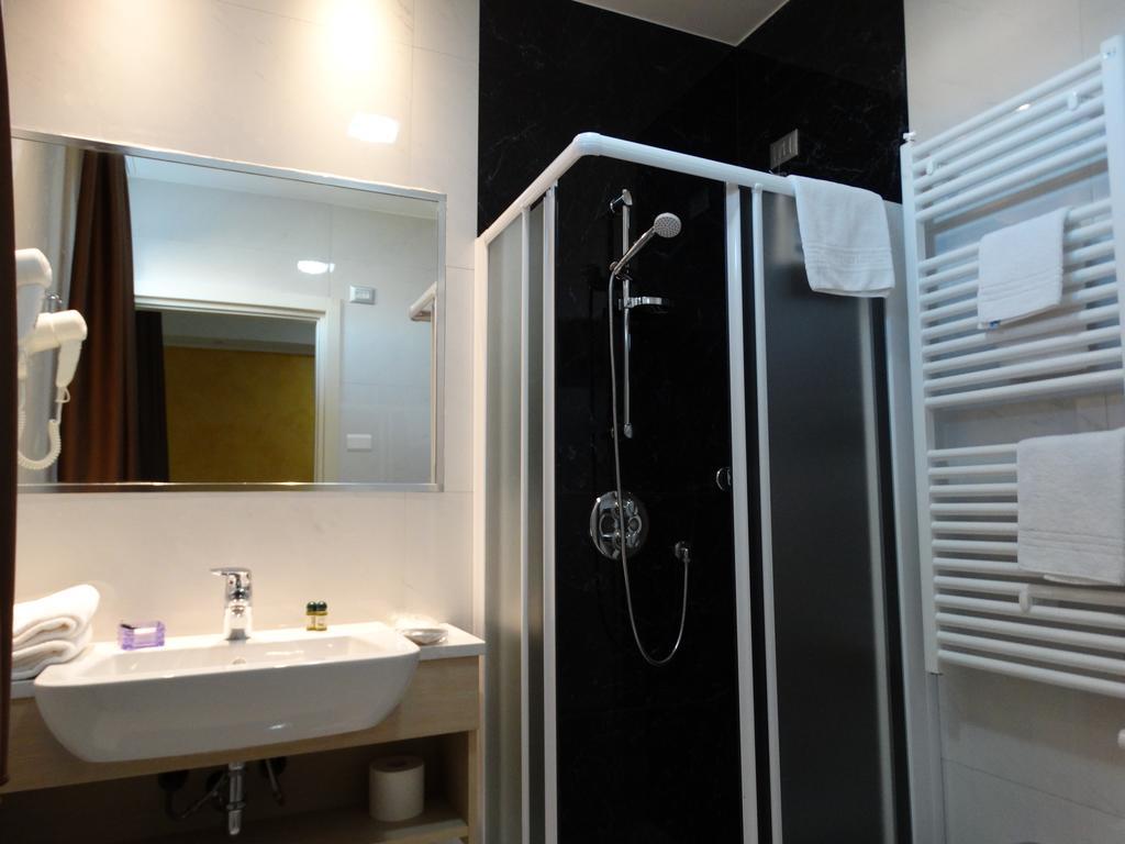 Hotel Moderno غروميلو ديل مونتيه المظهر الخارجي الصورة